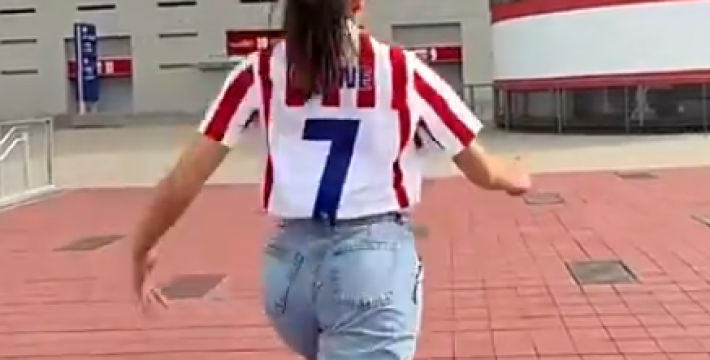 女网红带你参观万达大都会球场