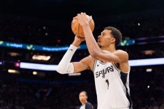 文班亚马将出战NBA杯半决赛 上场时间会受到限制