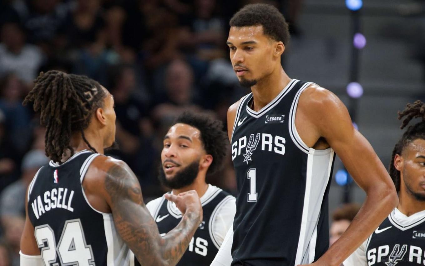 马刺不敌太阳遭遇赛季首败