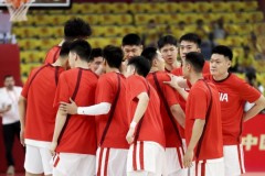 中国男篮三分罕见精准23中10 赵睿和程帅澎均4中3