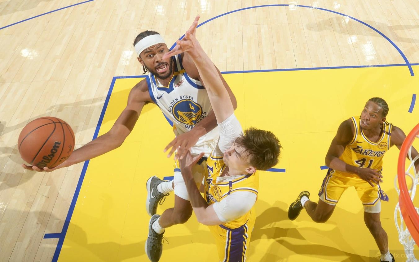 nba季前赛勇士111-103战胜湖人