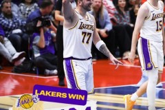 NBA杯湖人客场118-104轻取鹈鹕 里夫斯31分 东契奇24+7+12