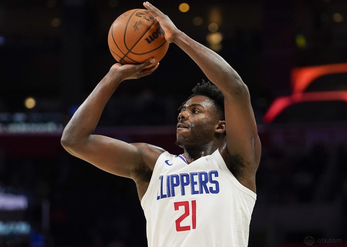 曝快船将拒绝执行科比-布朗球队选项