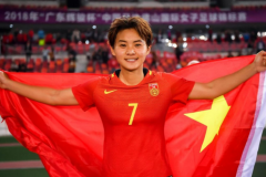 王霜计划七八月份去英超踢球 渴望帮助中国女足登上世界之巅