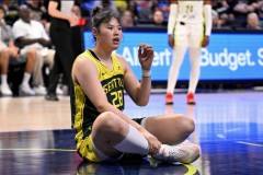 李月汝回应申请交易 直言上场时间不够