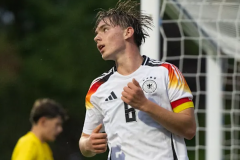 多队正在密切关注艾希霍恩 被视为新克罗斯