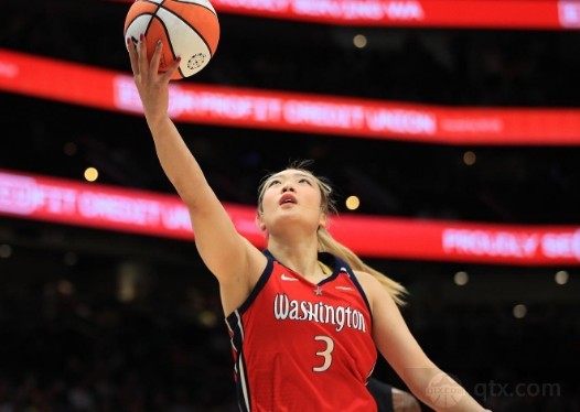 效力于华盛顿神秘人的中国女篮球员李梦