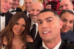 C罗在白宫自拍 画面中还有马斯克 C罗出席白宫晚宴