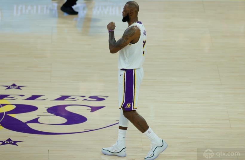 詹姆斯首轮投票西部第九