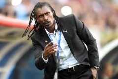 塞内加尔足球队主帅西塞 化悲伤为前进力量的铁血主帅