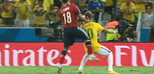 悉数内马尔受伤 世界杯上内马尔翻滚真的是他的错？