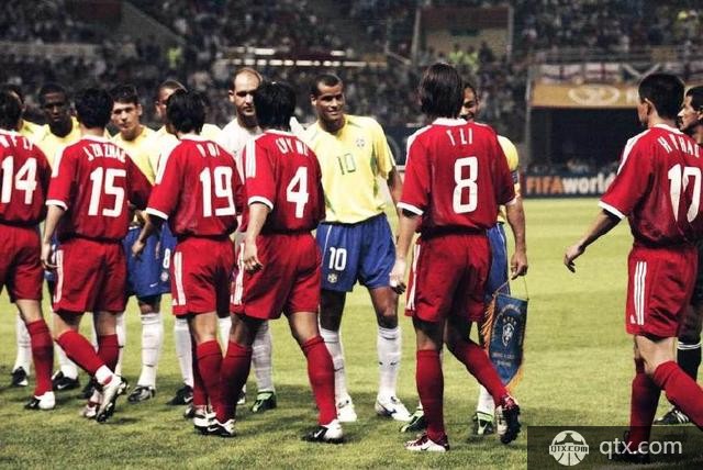 六合杯]2002年：巴西击败英格兰世界杯买球首页 韩国晋级四强(图1)