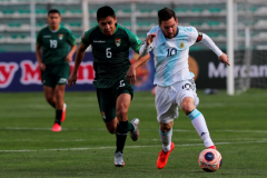 南美世预赛玻利维亚1-2阿根廷战报：劳塔罗传射建功