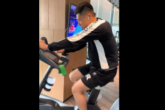 王大雷晒健身视频备战足协杯决赛：世预赛结束回来又是对身体恶补的一天