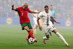 欧洲杯战况：葡萄牙0-0（点球3-0）斯洛文尼亚 C罗加时赛失点科斯塔三连扑