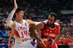 中国男篮vs伊朗男篮首发阵容 王哲林周鹏领衔哈达迪在列