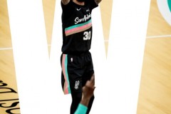 NBA常规赛马刺主场135-126力克老鹰 文班亚马缺阵 福克斯26+9