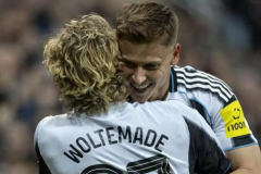 英联杯纽卡斯尔联2-0热刺 喜鹊军团主场发威