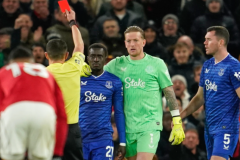 蓋耶掌摑隊友被罰下 堪稱英超史上最罕見紅牌