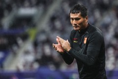 邵佳一作为国足主帅亮相 国足举行媒体见面会