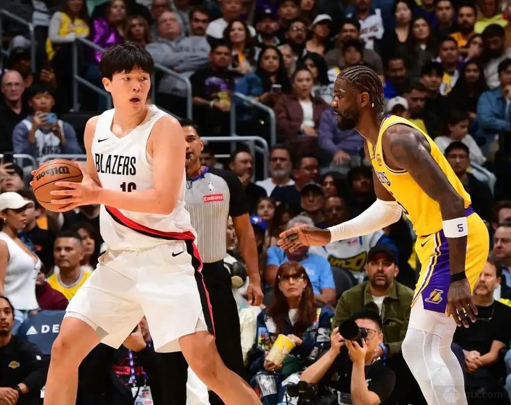 杨瀚森背靠背出战8分钟仅得1分