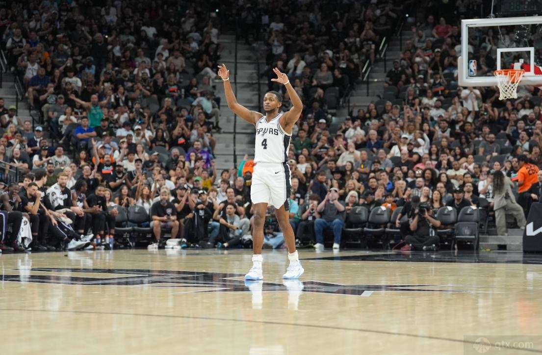 马刺终结主场对阵灰熊11连败