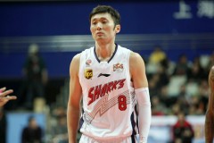 曾经中国男篮队长刘伟 今天正式宣布退役