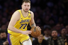 东契奇生涯场均28.6分位列历史第三 现役排名第一