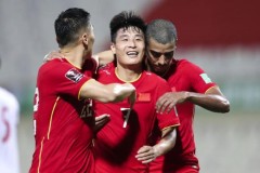 中国男足对阵越南阵容名单 李霄鹏预计也将排出“最强阵”