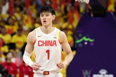 中国男篮集训队结束欧洲拉练 曾凡博日前回队报到