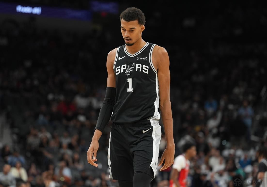 曝文班亚马遭遇左小腿拉伤将缺阵数周