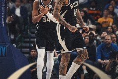 NBA常规赛雄鹿客场116-114险胜独行侠 字母哥30+8+6 弗拉格空砍26分