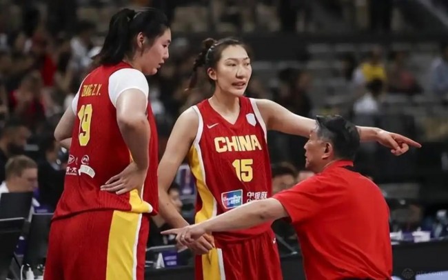 中国女篮热身赛迎战欧洲队
