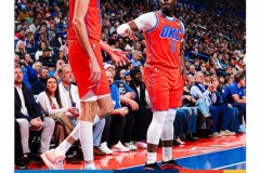 NBA杯雷霆主场123-119力克太阳晋级淘汰赛 亚历山大37+8 切特23+8