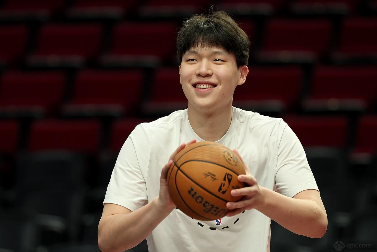 开拓者召回杨瀚森和吕佩尔