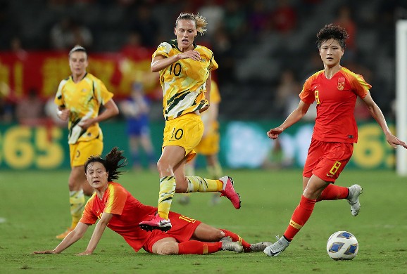 奥预赛中国女足1-1澳大利亚女足 唐佳丽世界波破门埃格蒙德绝平