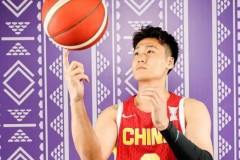 中国男篮目标亚洲杯四强 赵睿直言力争站上领奖台