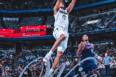 NBA常规赛快船客场98-107不敌灰熊 考沃德23+14 伦纳德空砍24分