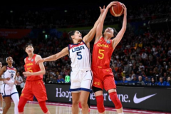 苏群谈中国女篮4强赛对手：法国队主要依靠外线得分 中国女篮取胜并不难
