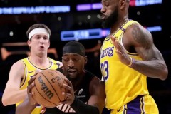 今日NBA战报湖人117-108力克热火 湖人3人20+詹姆斯22分