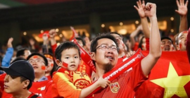 中国男足球迷们