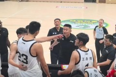 曝徐昕和杜锋发生冲突 广东末节遭巴西逆转