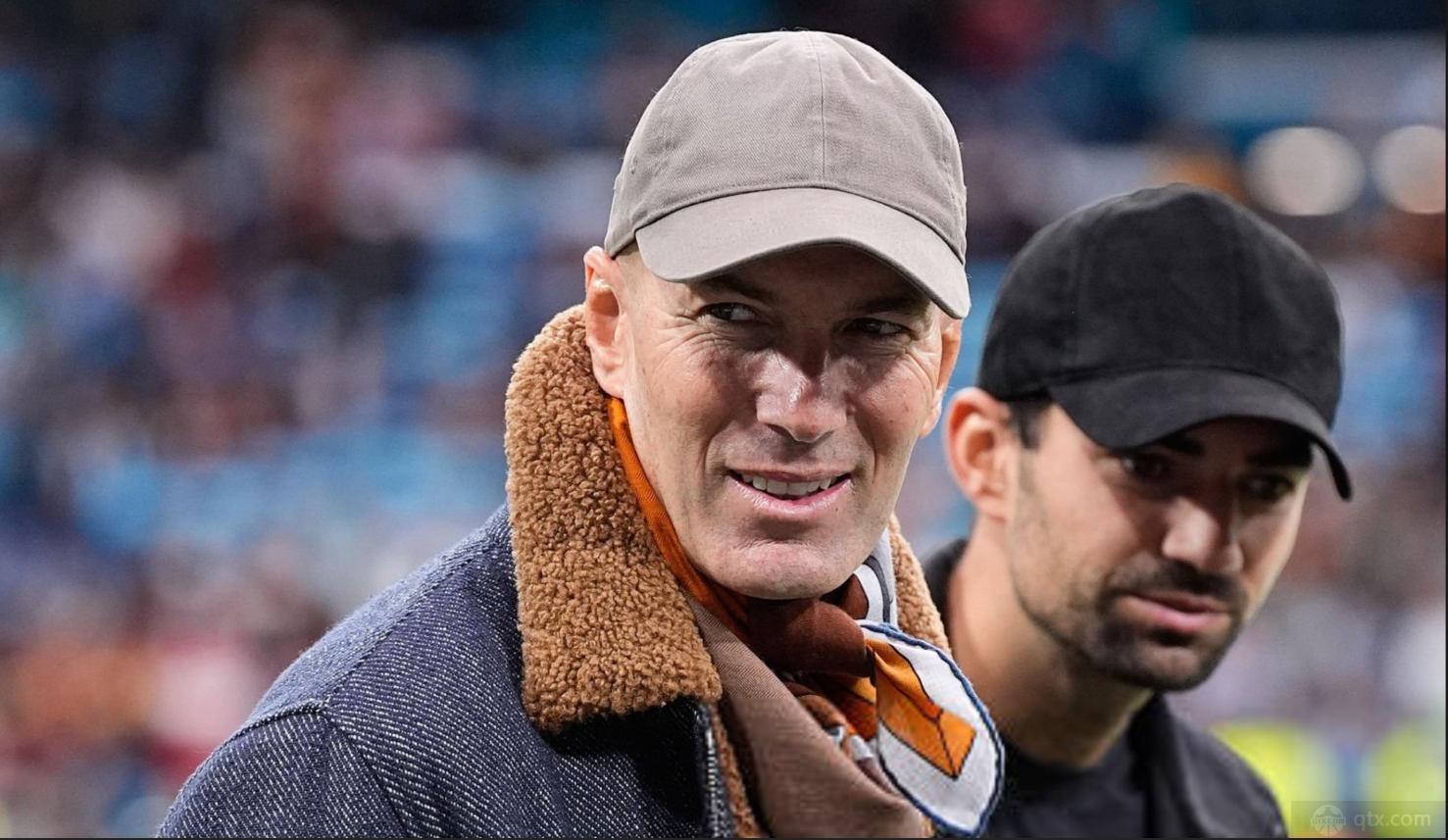 齐达内等待执教法国