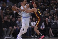 NBA马刺加时133-126击败老鹰 文班亚马轰下46分