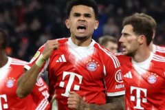 迪亚斯绝杀圣保利 拜仁惊险取胜