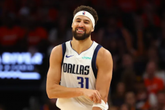 nba火箭108-102独行侠 克莱生涯2500记三分