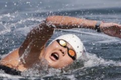 水质不要太恐怖！中国游泳选手出水后满身寄生虫让人心疼