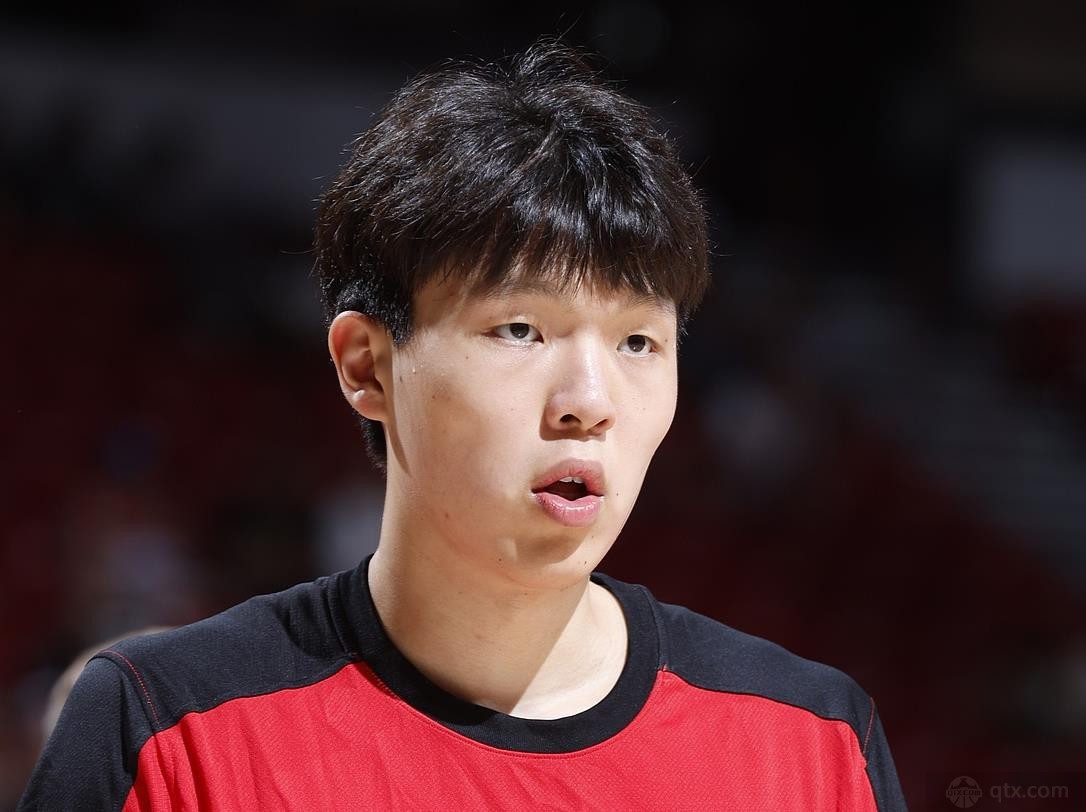 青岛男篮主帅评杨瀚森NBA表现