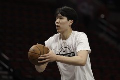 杨瀚森连续5场被弃用 代理教练对其努力表示肯定