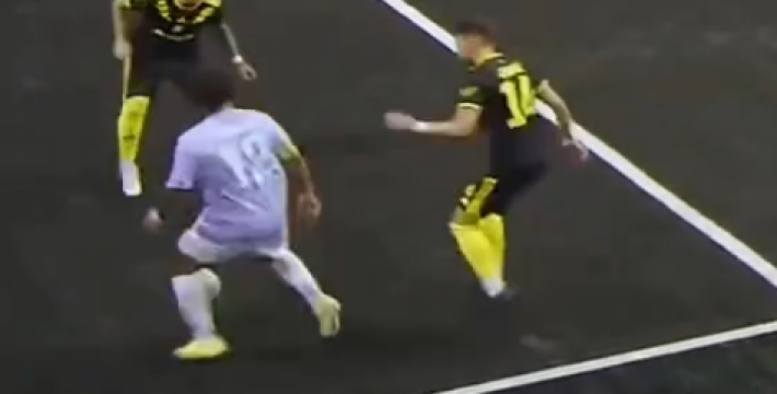 天秀！马塞洛国王联赛后脚跟穿裆过人